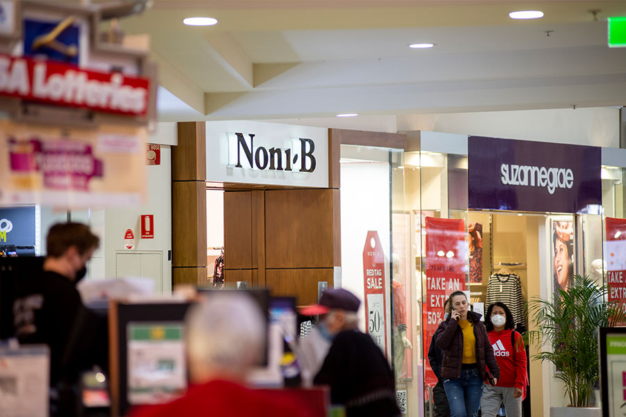 Plaza_Ingle_Farm_Noni_B