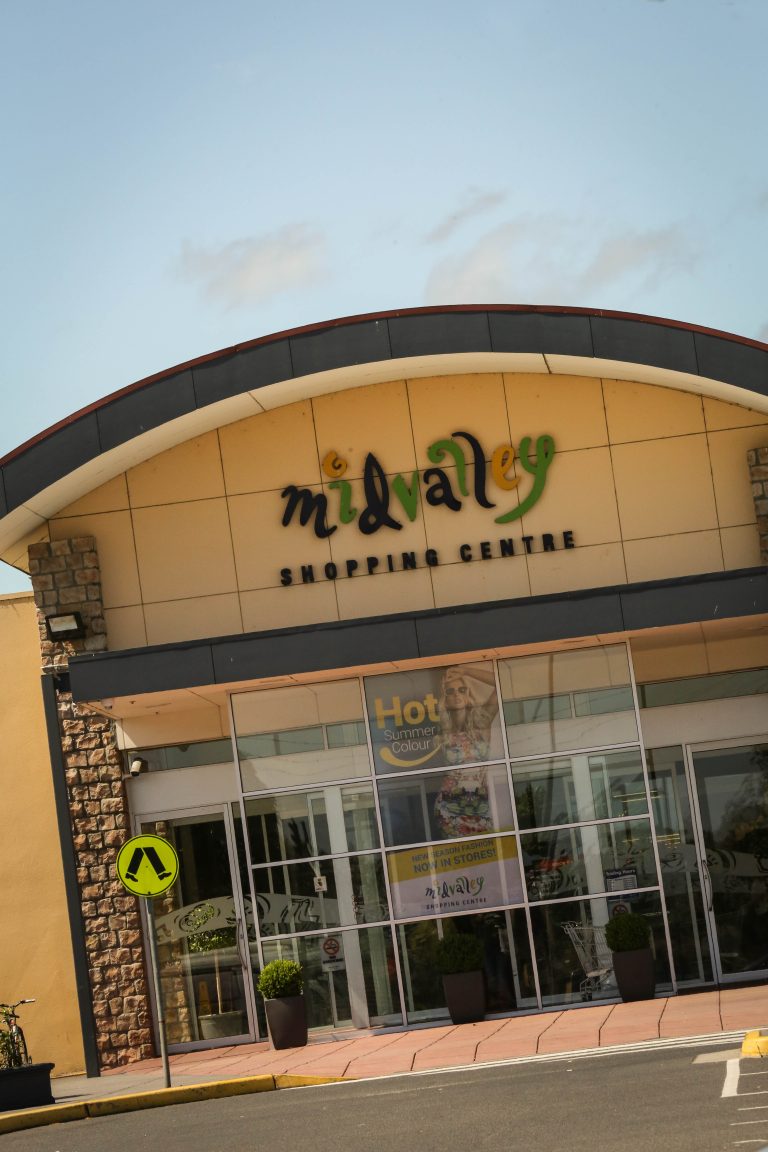 MID VALLEY SHOPPING CENTRE Retpro